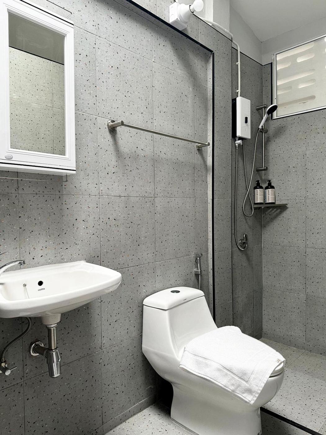Stay Thought Surat Thani Exterior photo